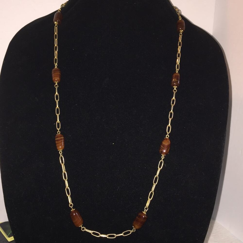 Vintage 15" long screw on clasp gold tone Amber stone/glass necklace